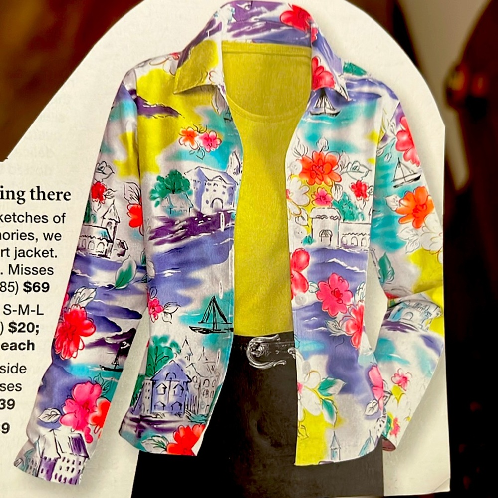 A light and lively shirt jacket, unconstructed in cotton, with oversized buttons